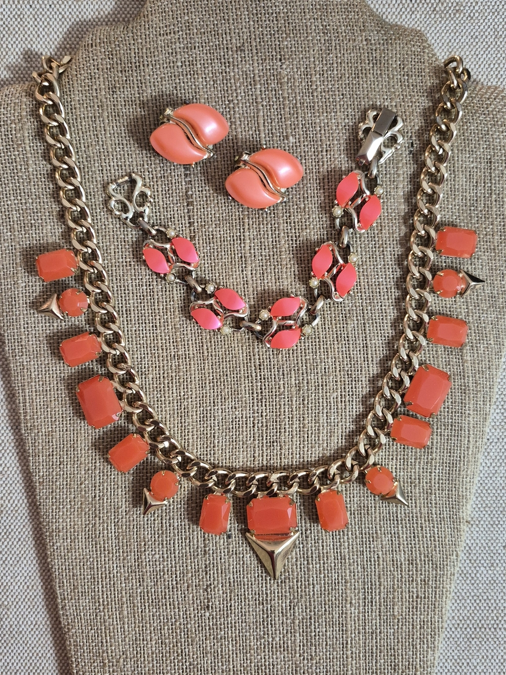 Hot Coral Pink Modern Necklace, Vintage Thermastet Bracelet & Clip Ons